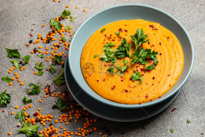 珠海发布全市雷雨大风黄色预警！